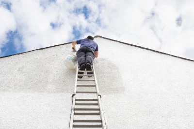 Peinture extérieure à la Chapelle-Thècle — façades et ravalement